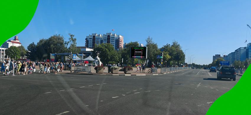 Реклама на экране Центральная площадь